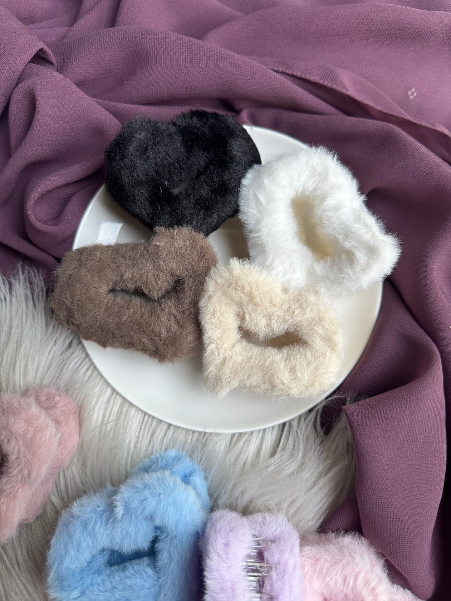 FUR HEART HAIR CLAWS