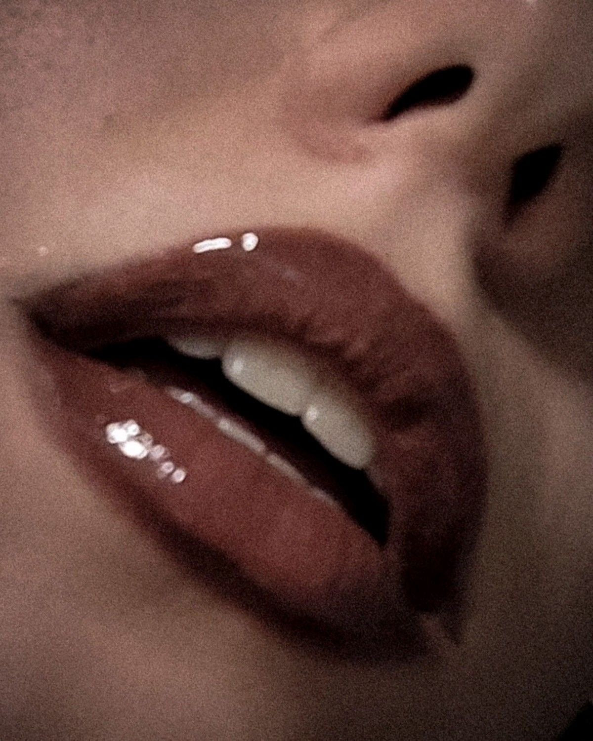 BLACK LIPGLOSS