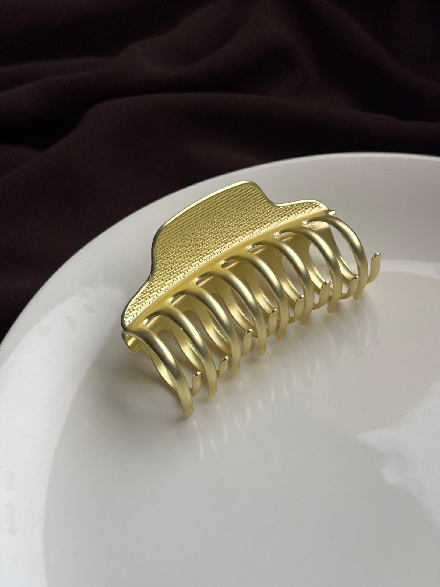 G111 METAL HAIR CLAW