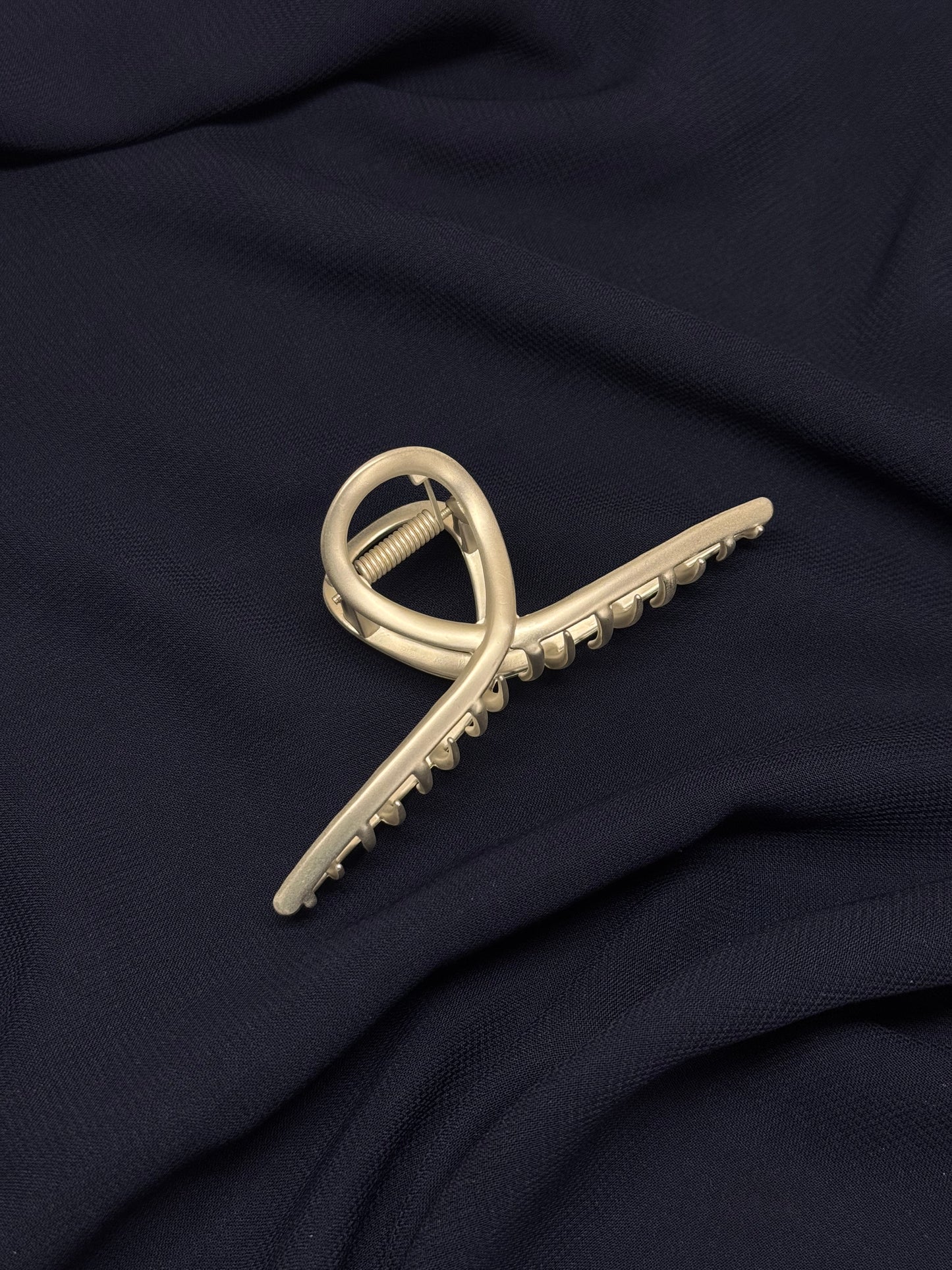 A76 METAL HAIR CLAW