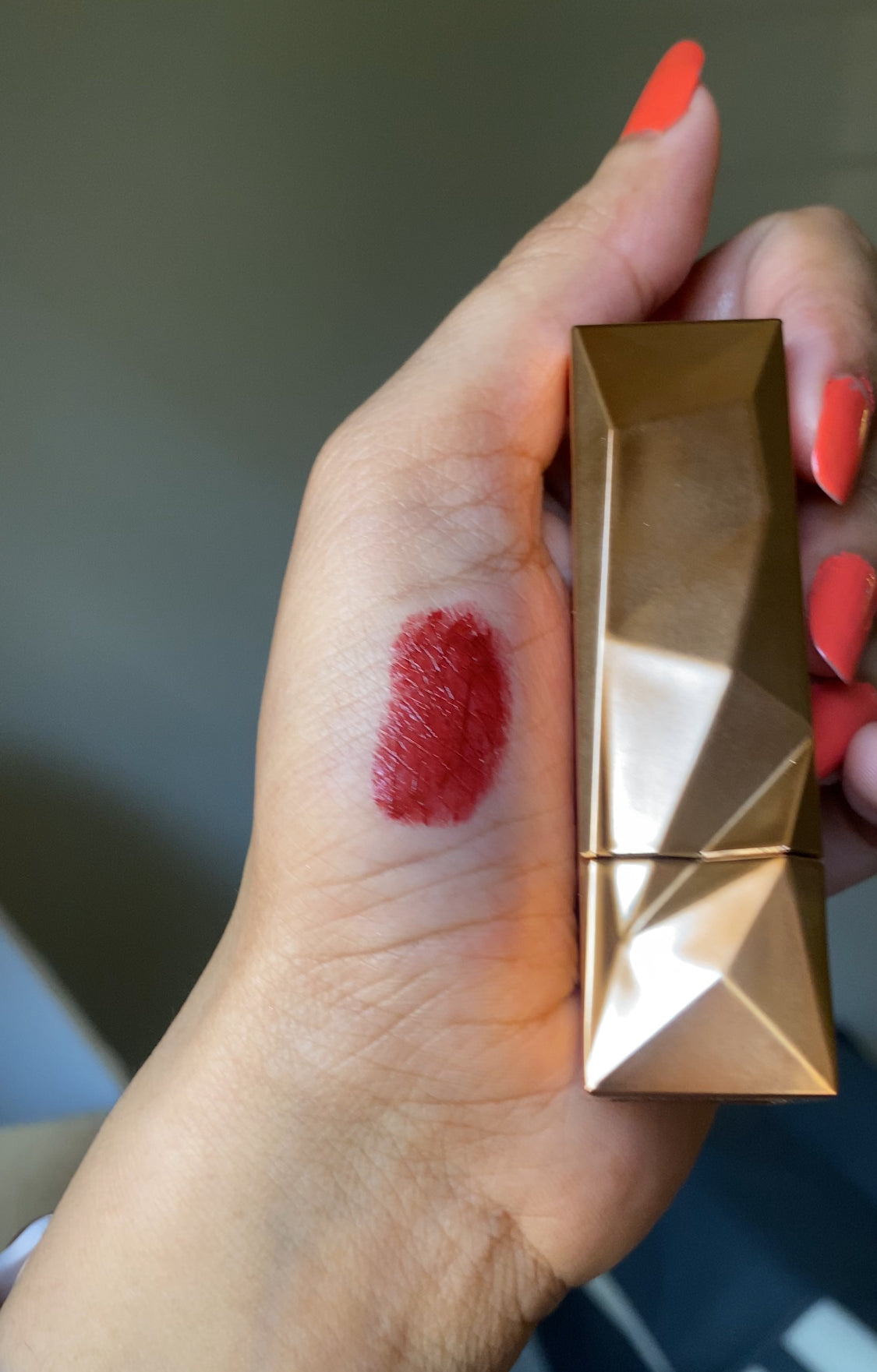 D 02 MORECOOL MAROON LIPSTICK
