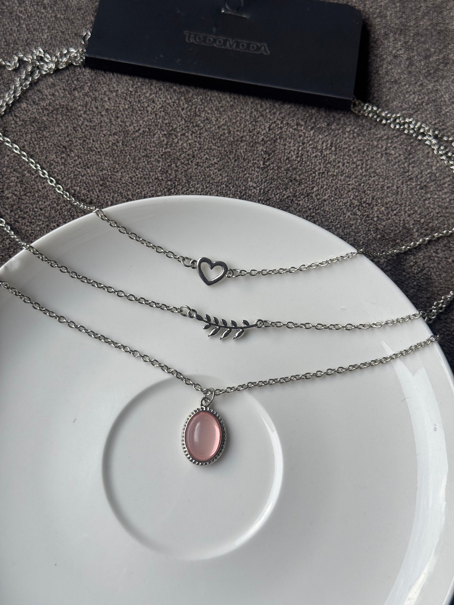 B19 TRIPLE LAYERED NECKLACE