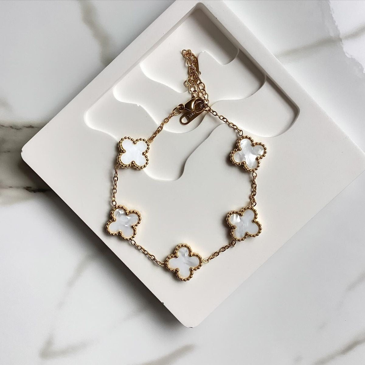 D51 WHITE CLOVER BRACELET