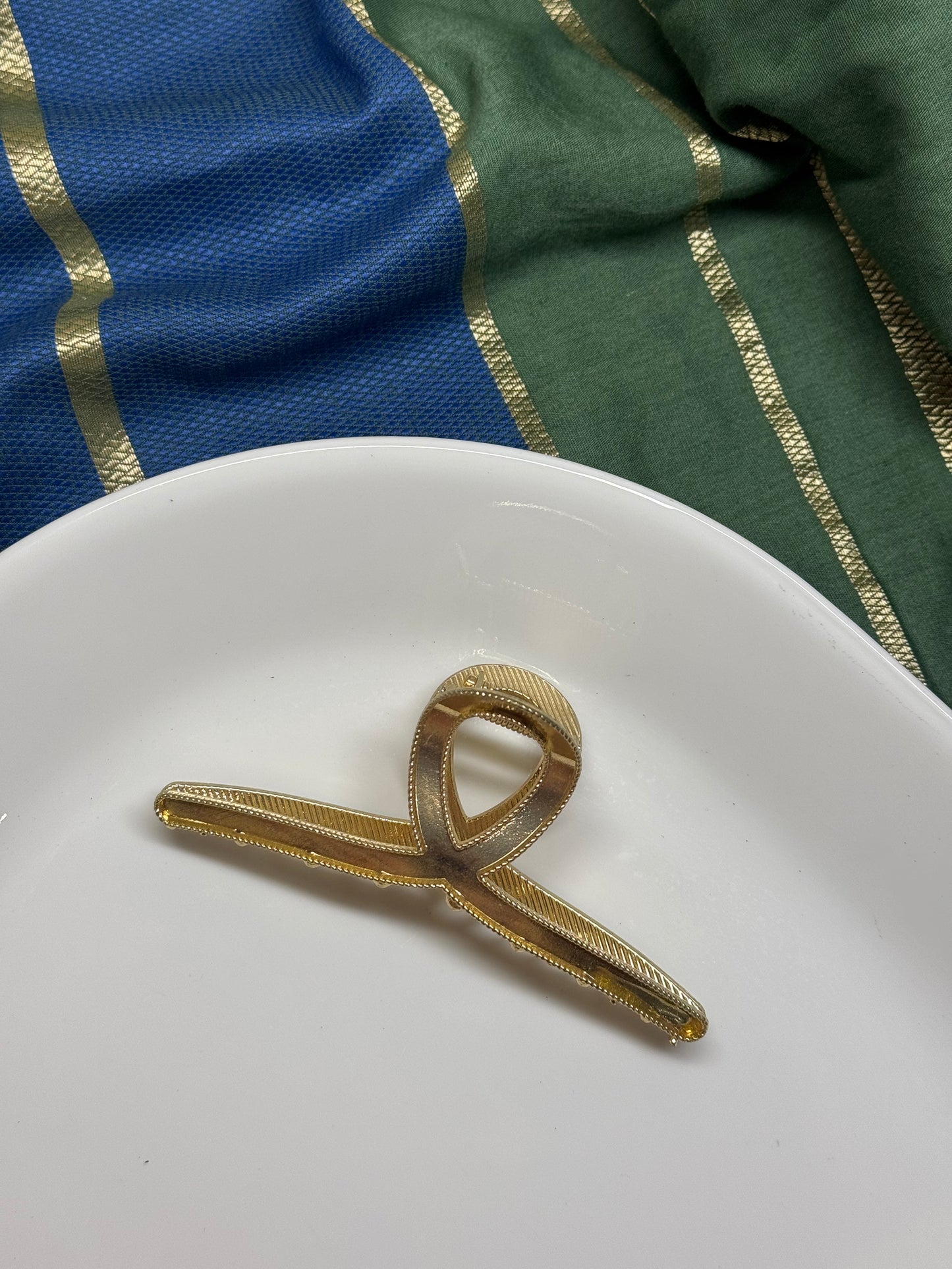 B48 METAL HAIR CLAW