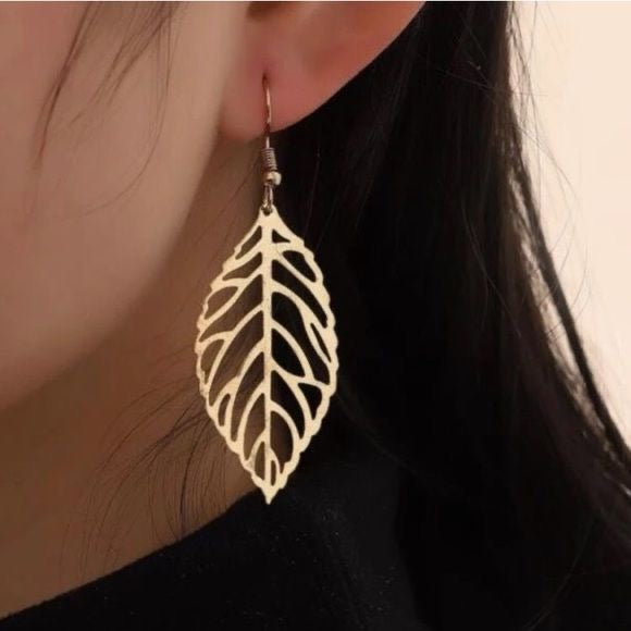D171 EARRINGS