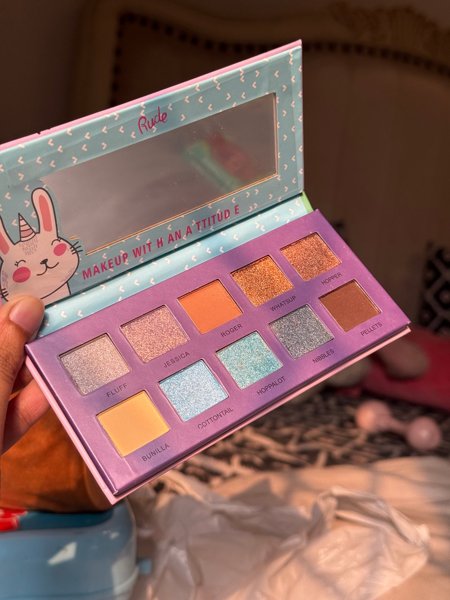 RUGS RUNNY EYESHADOW PALETTE