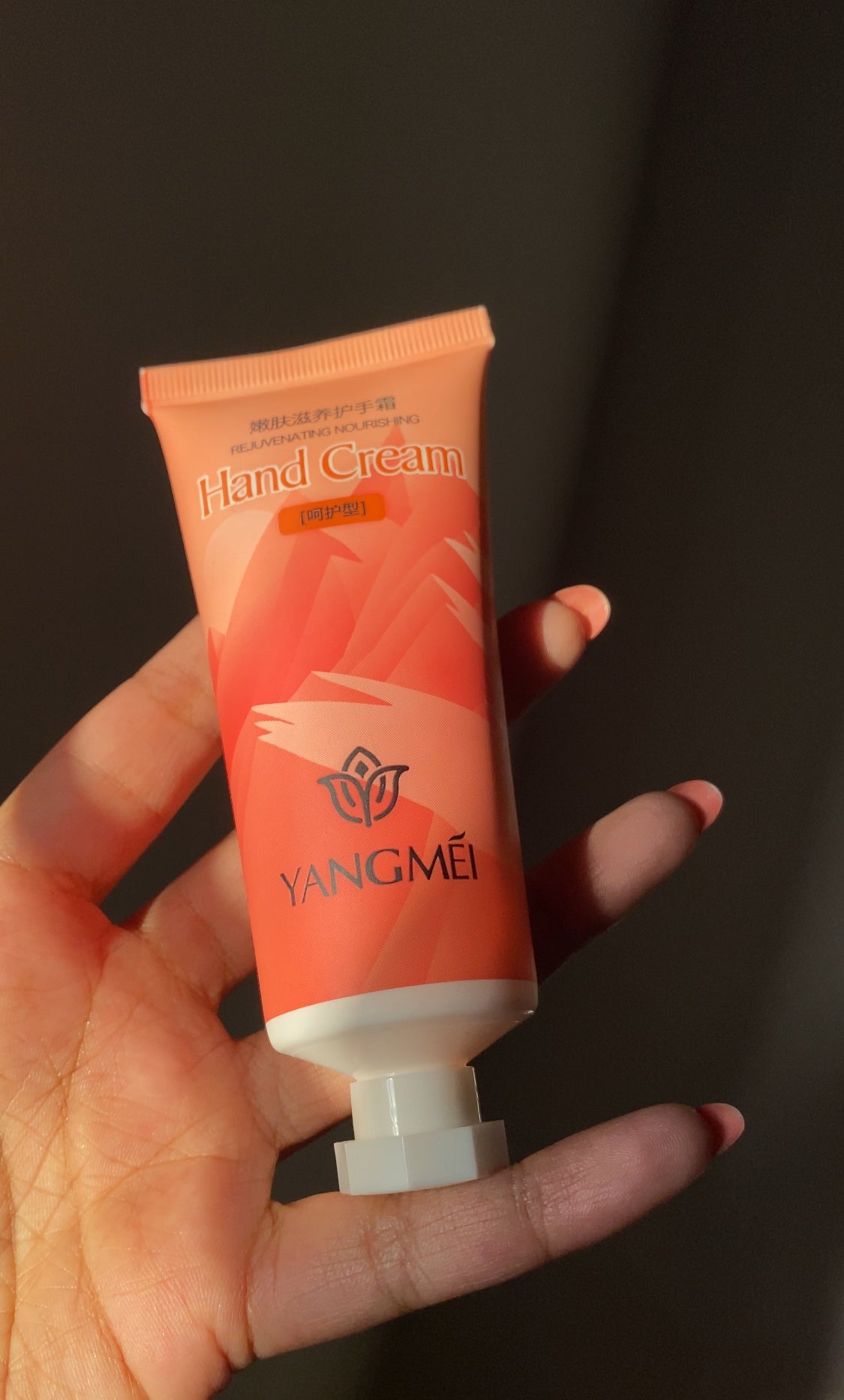 PEACH YANGMEI SEALED HAND CREAM