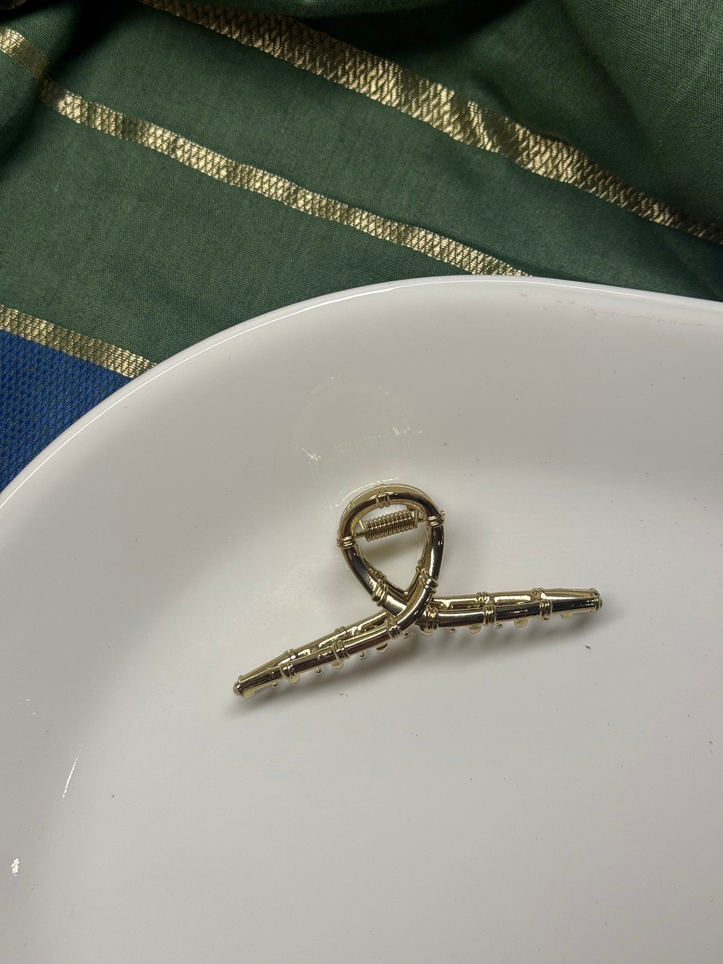 B64 SMALL METAL HAIR CLAW