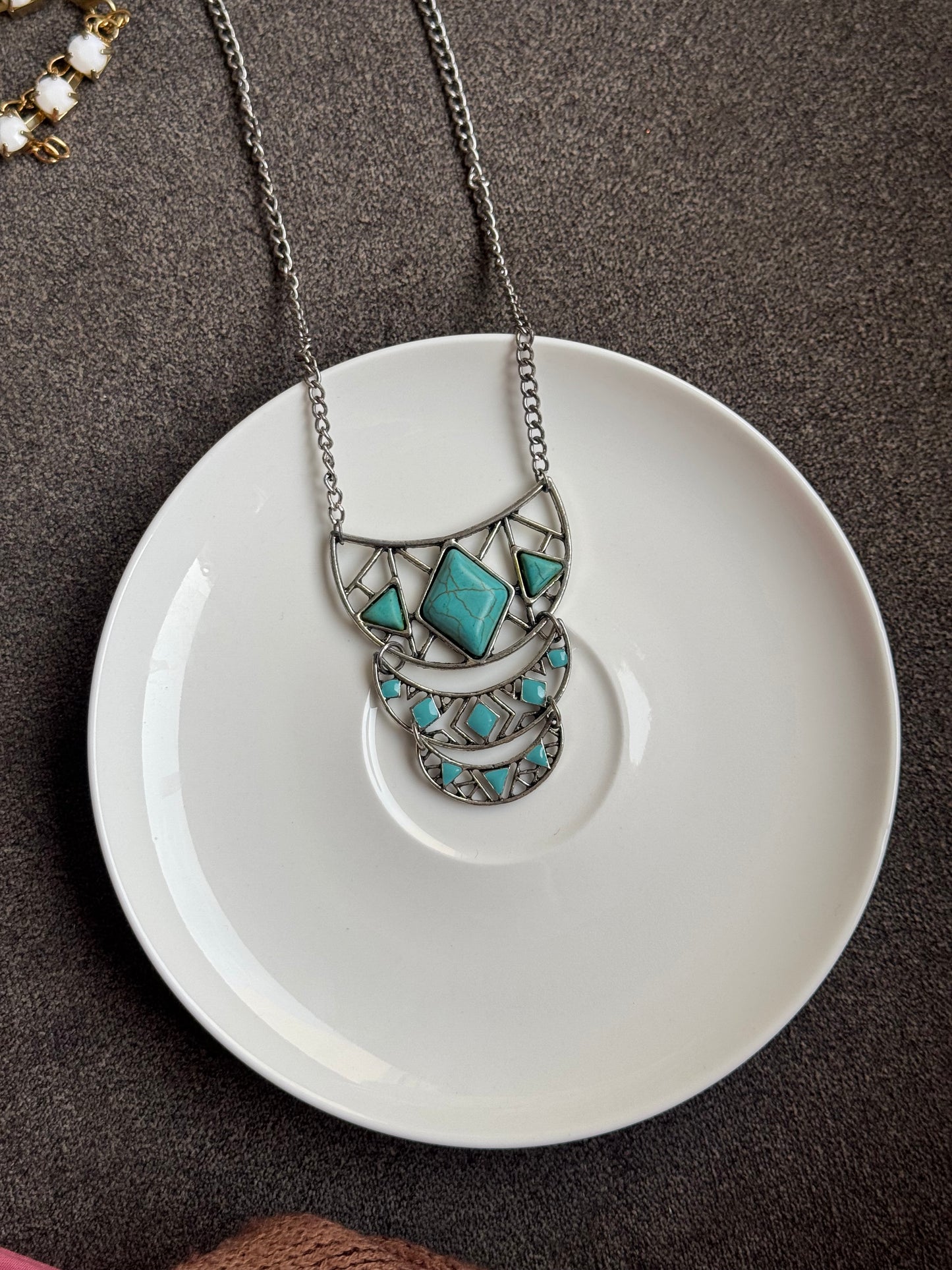 B222 LONG CHAIN BOHEMIAN NECKLACE