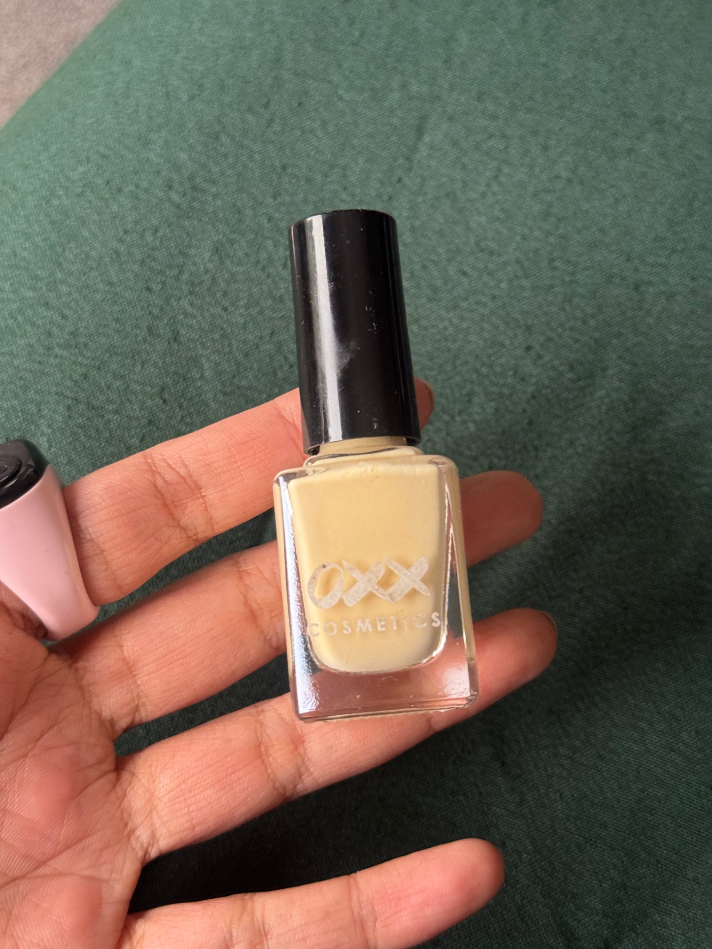 PRIMARK OXX CREME COLORED NAIL COLOR