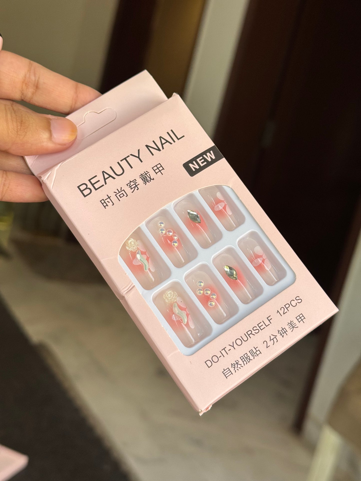 B30 NAIL SET WITH STICKER PACK (12 NAILS)