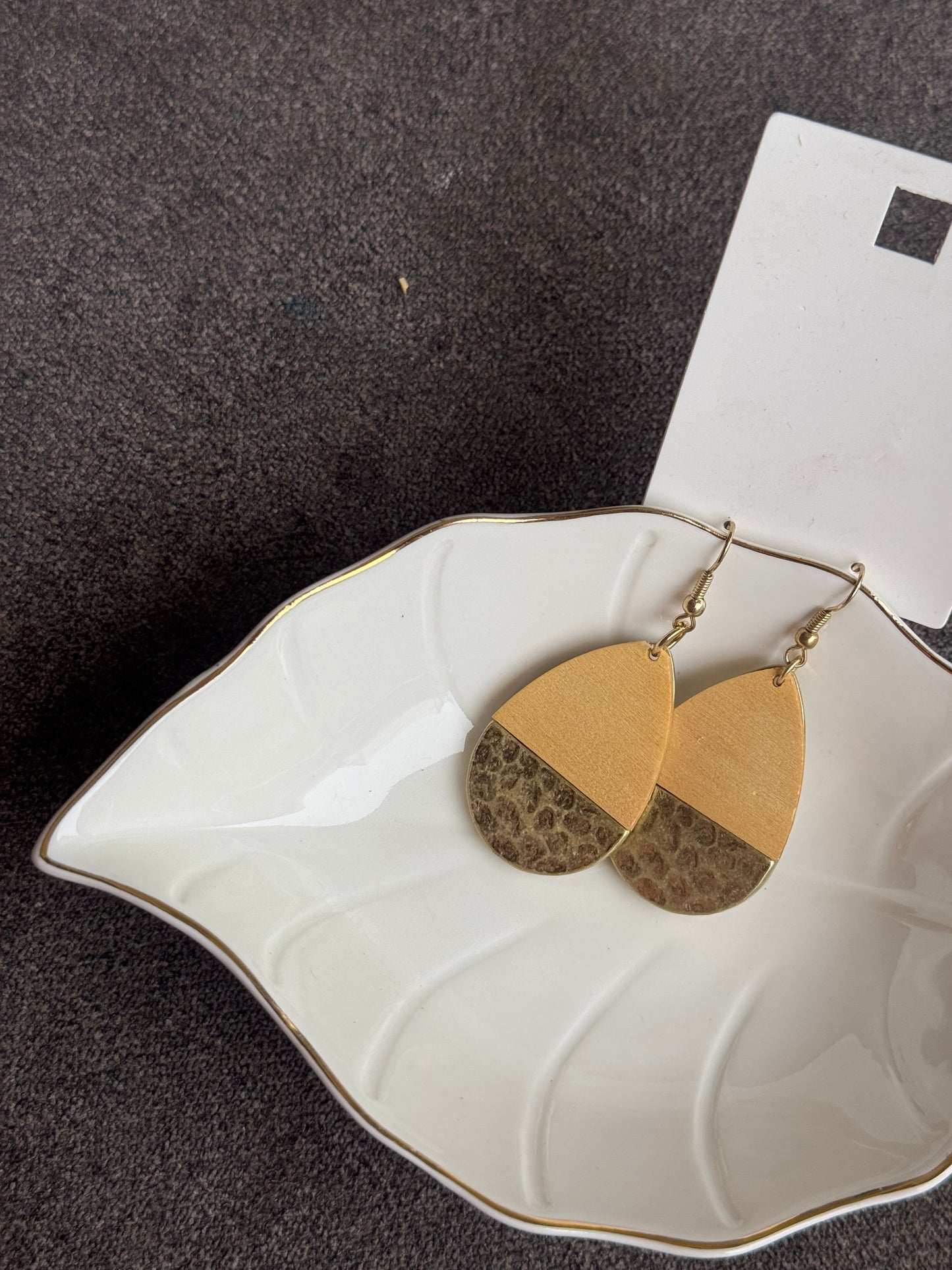 D105 EARRINGS