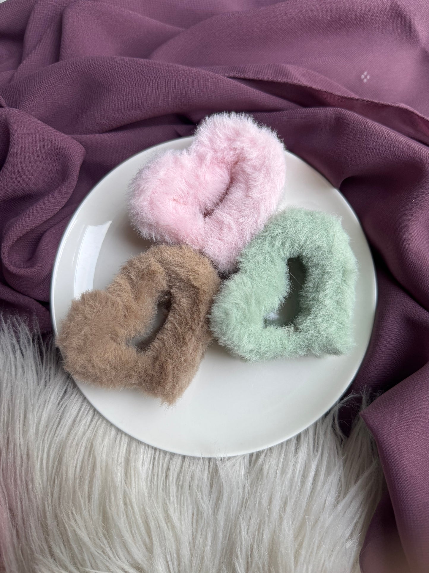 FUR HEART HAIR CLAWS