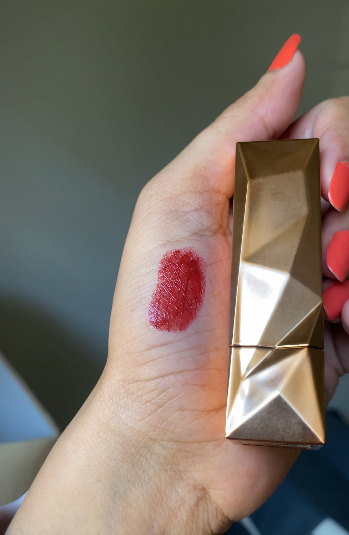 D 02 MORECOOL MAROON LIPSTICK
