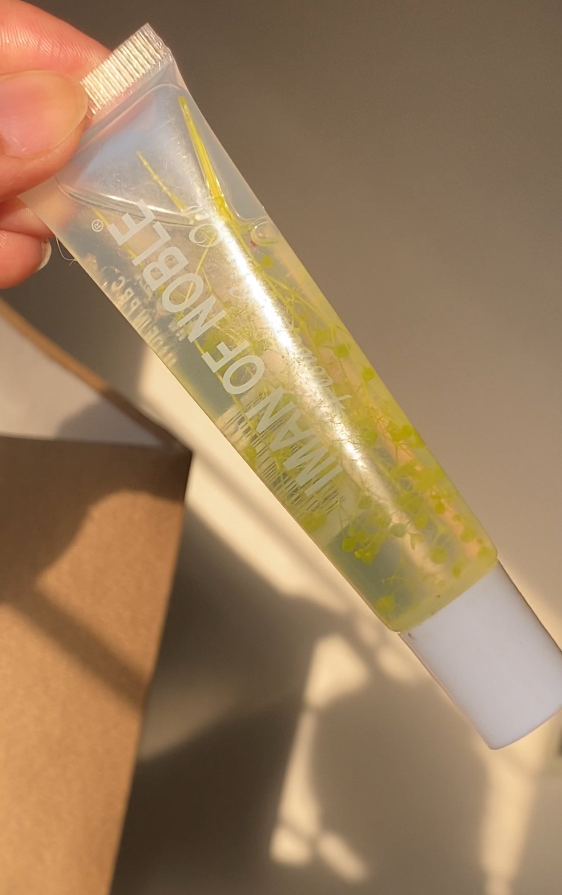 YELLOW FLOWER LIP OIL