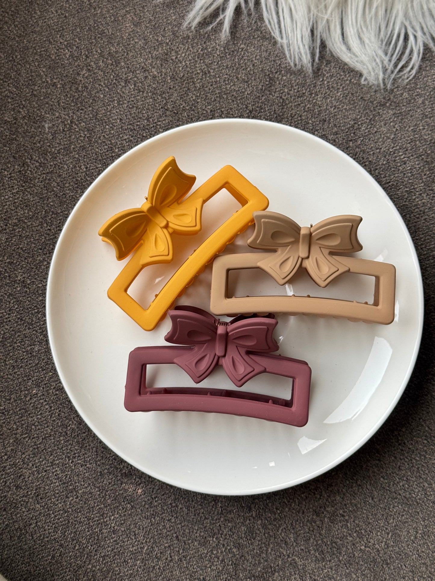 A160 MEDIUM BOW HAIR CLAWS