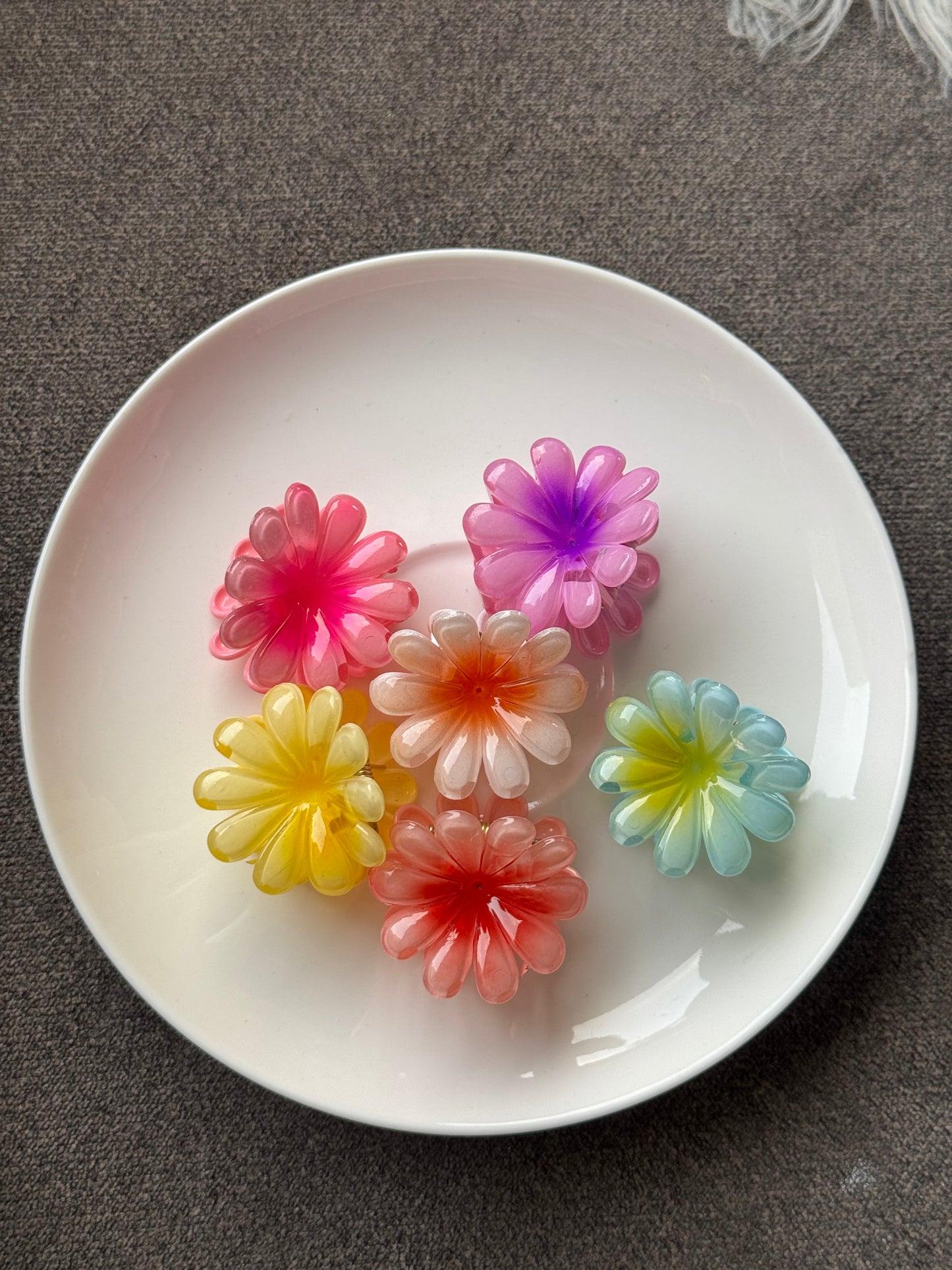 A159 SMALL FLORAL HAIR CLAWS
