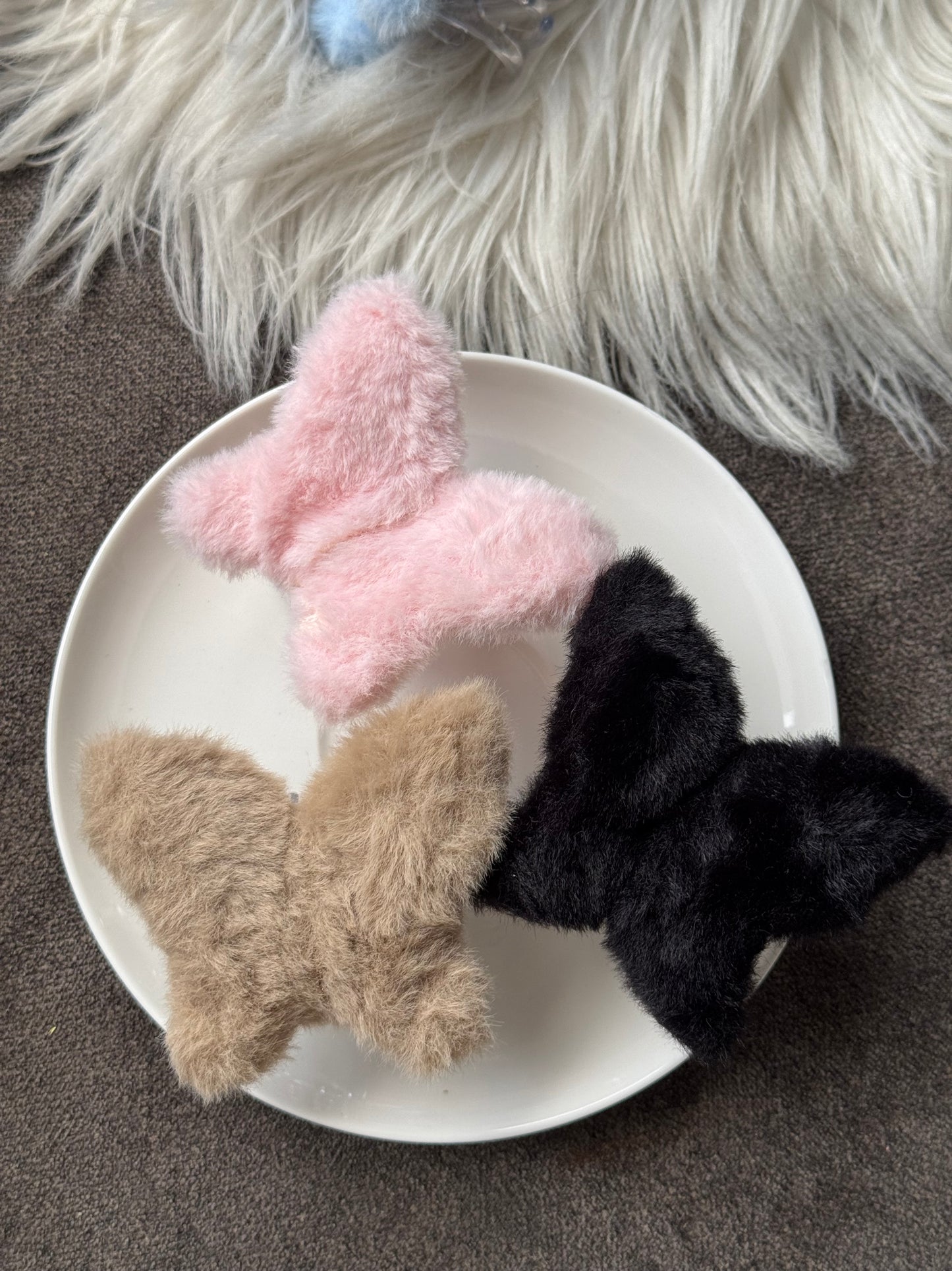 A161 BUTTERFLY FUR HAIR CLAW