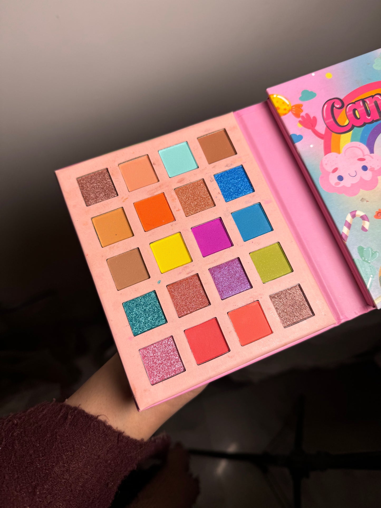 04 MAGICAL EYESHADOW PALETTE
