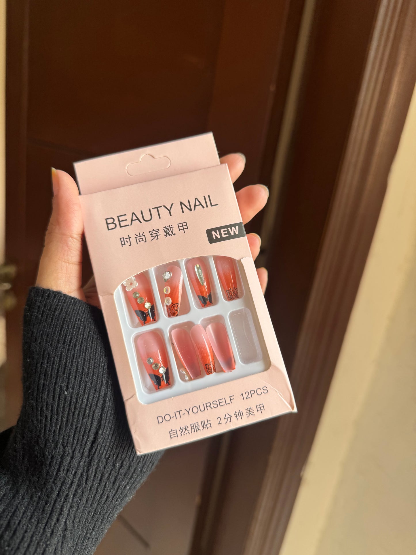 C46 NAIL SET WITH STICKER PACK (12 PIECES)