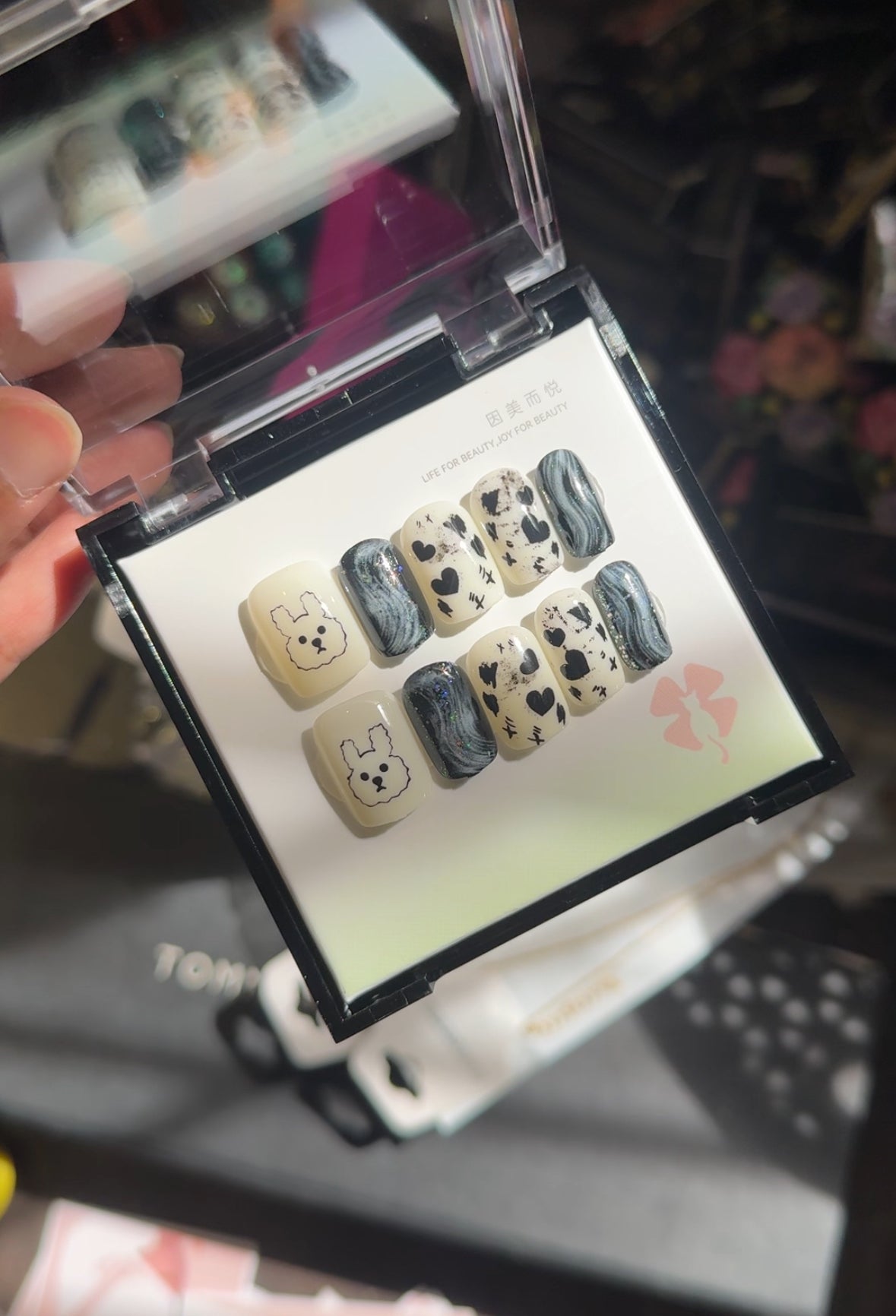 C302 EXCLUSIVE NAIL SET (24 PIECES)