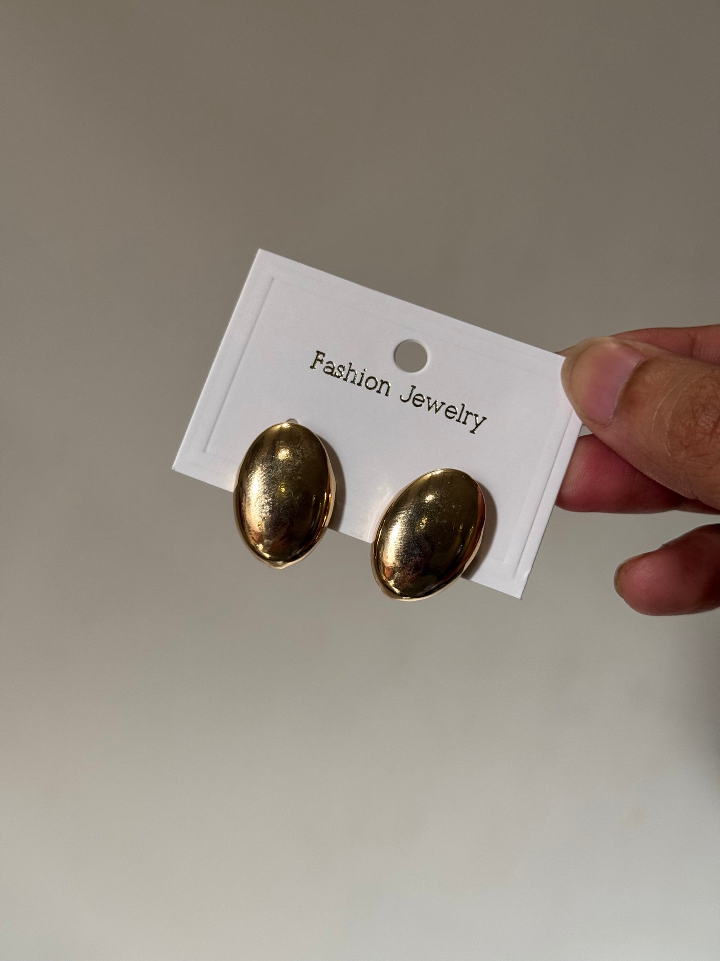 OVAL GOLDEN STUDS