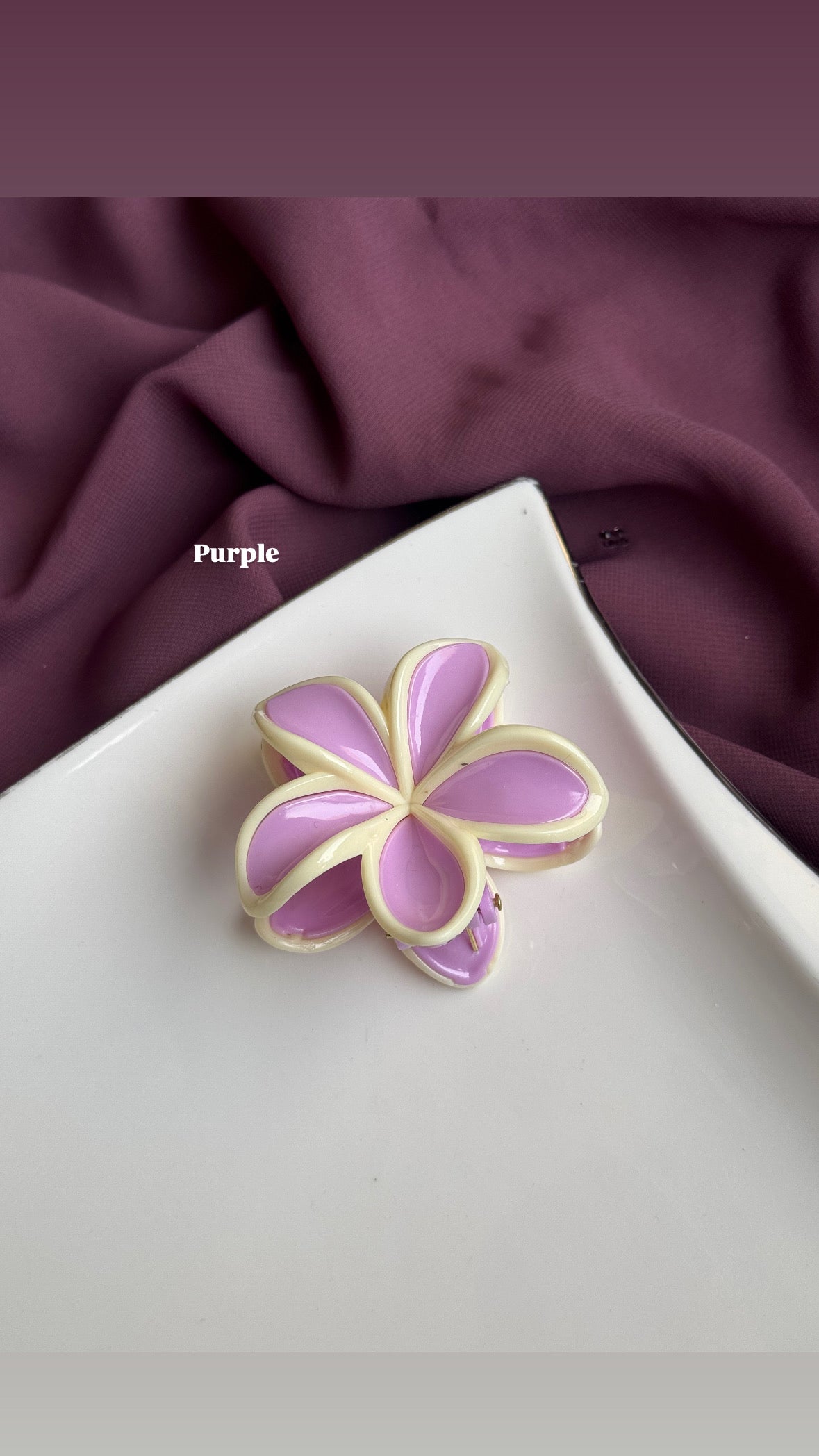 DAISY FLOWER HAIR CLAWS