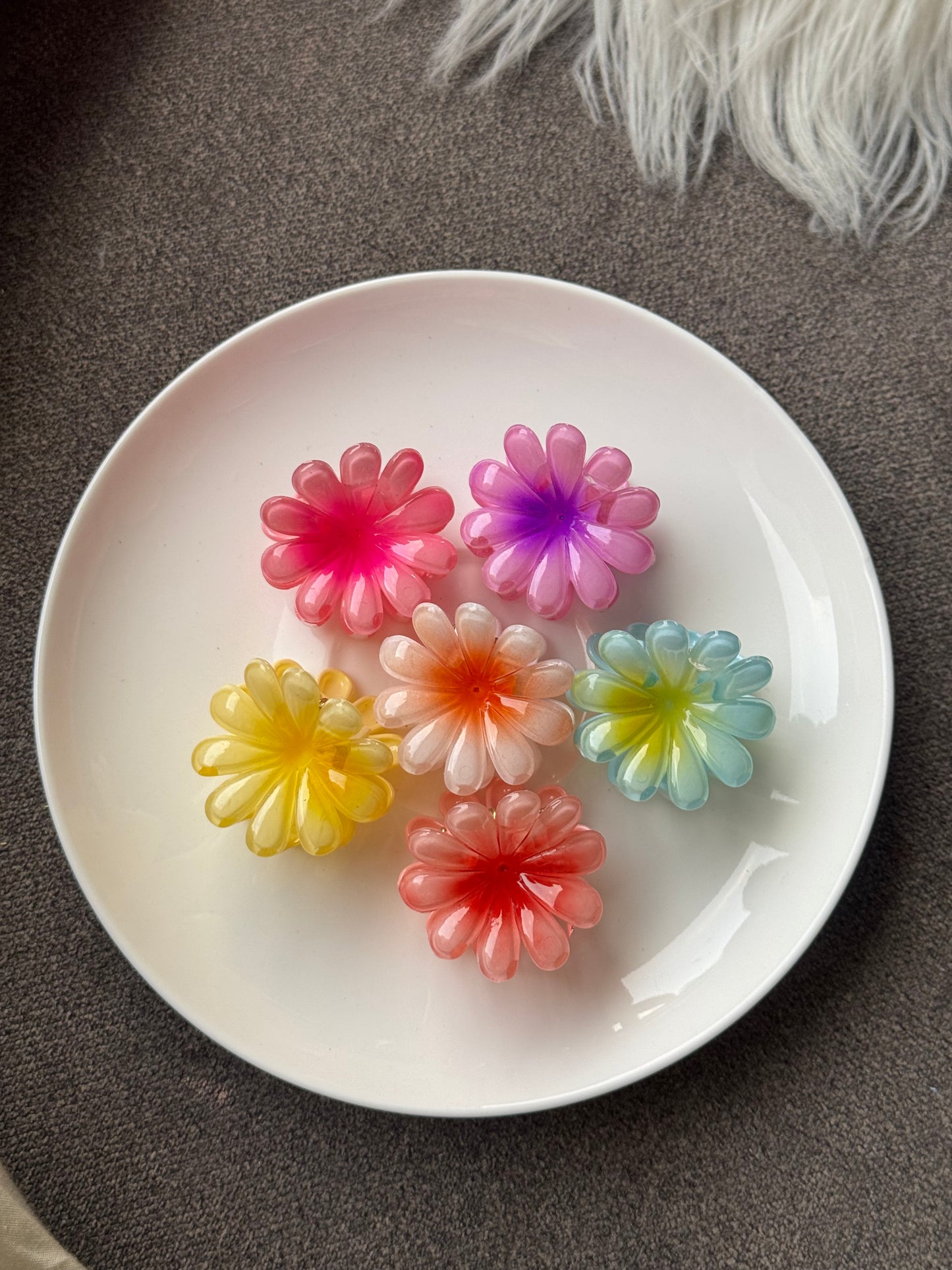 A159 SMALL FLORAL HAIR CLAWS