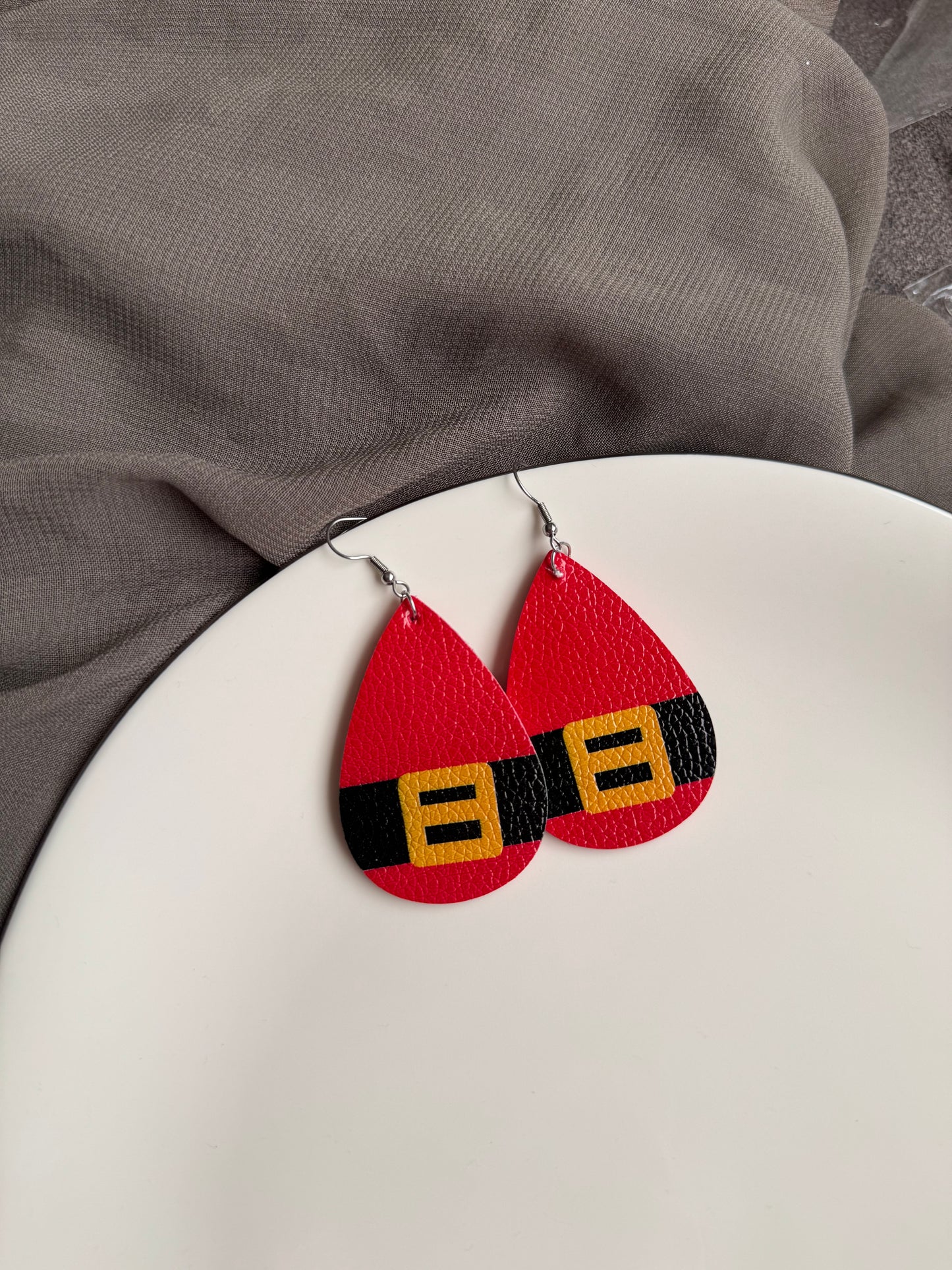 G133 LEATHER EARRINGS