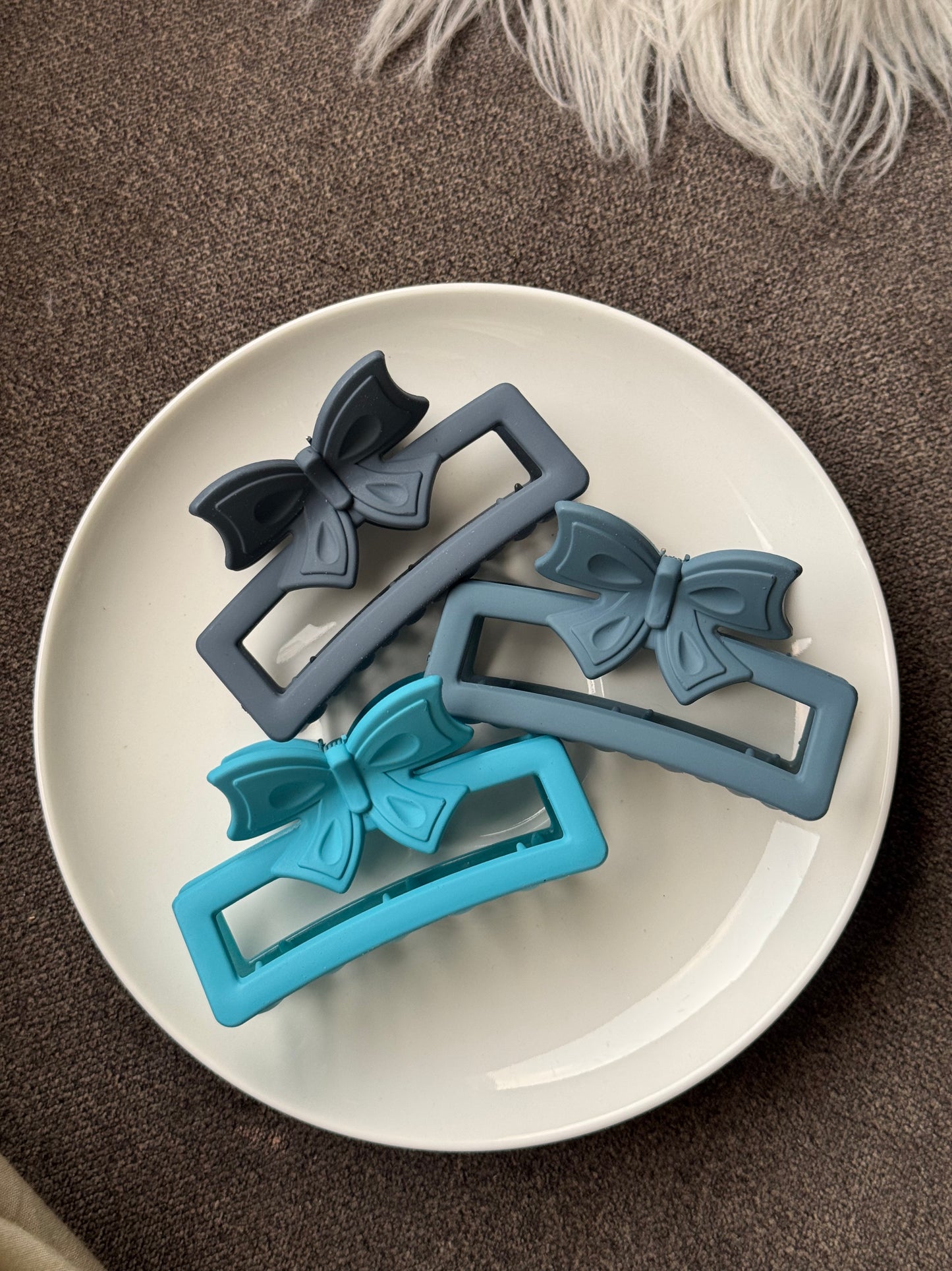 A160 MEDIUM BOW HAIR CLAWS
