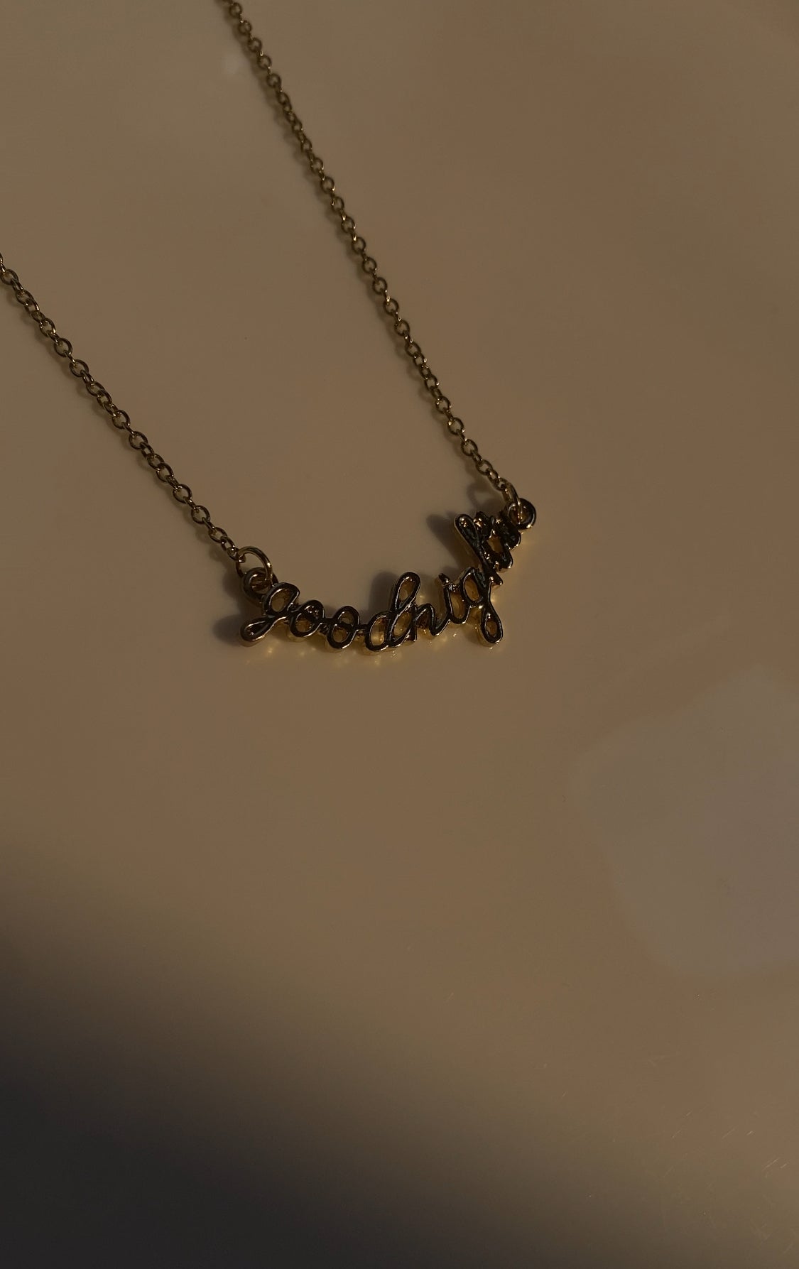 GOODNIGHT PENDANT NECKLACE