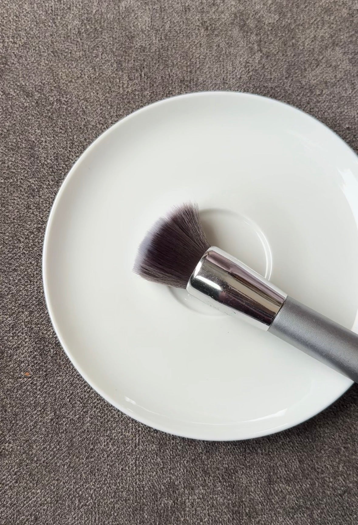 E12 FLAT TOP BLENDING BRUSH