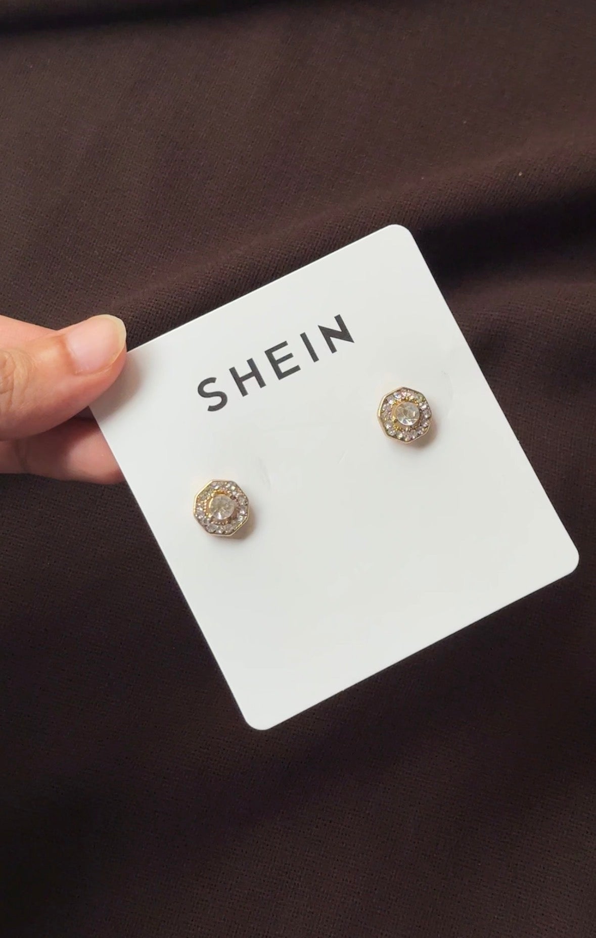 E135 SHEIN STUDS
