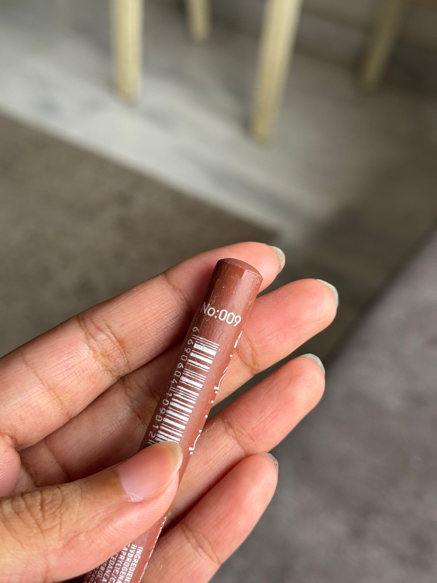 NO 9 FLORMAR LIP LINER