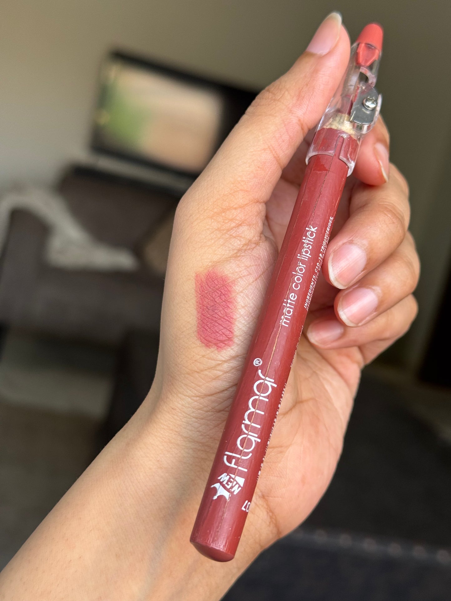 NO 7 FLORMAR LIP LINER
