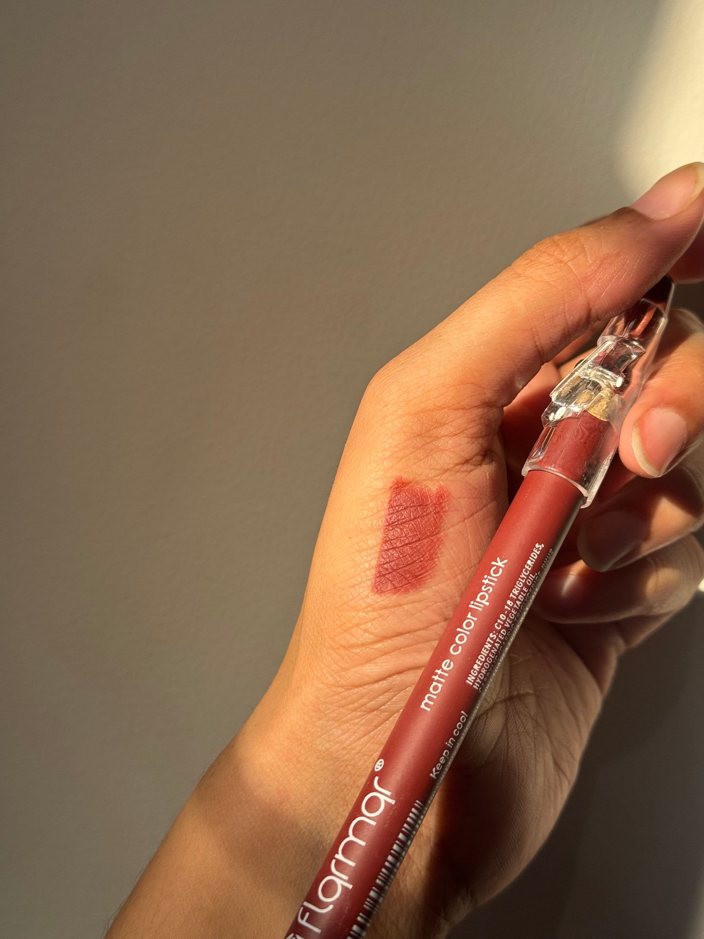 NO 10 FLORMAR LIP LINER
