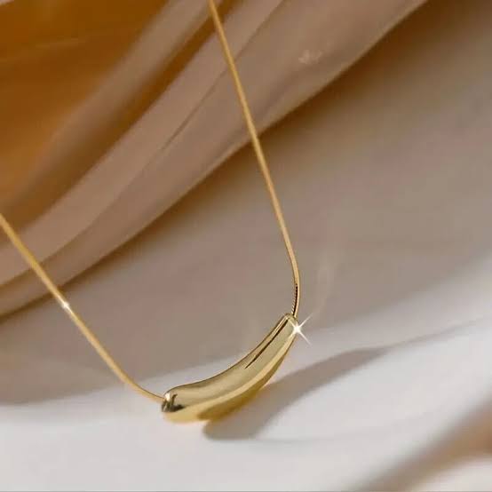 A48 GOLDEN NECKLACE