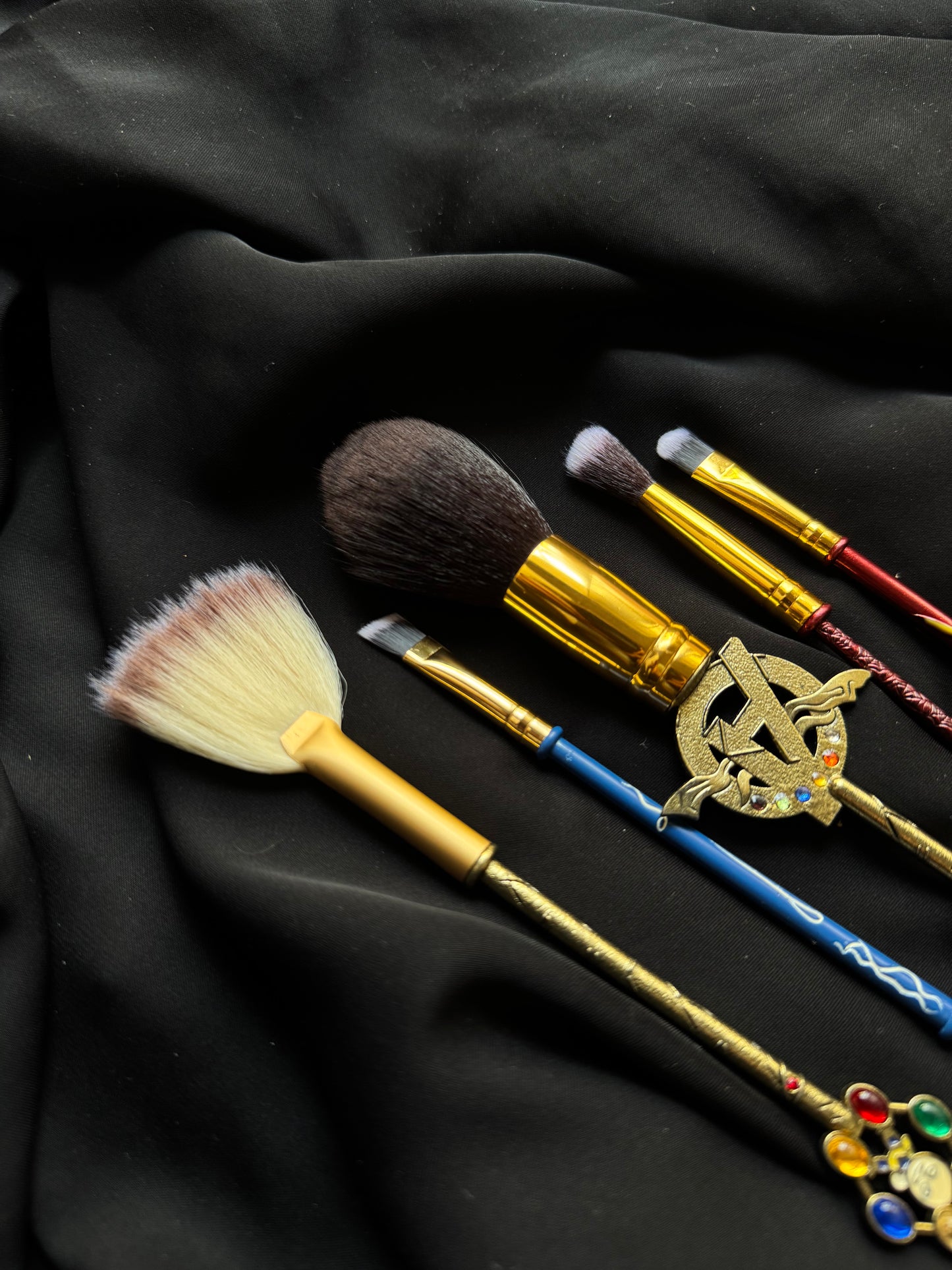 D38 AVENGERS METAL BRUSH SET