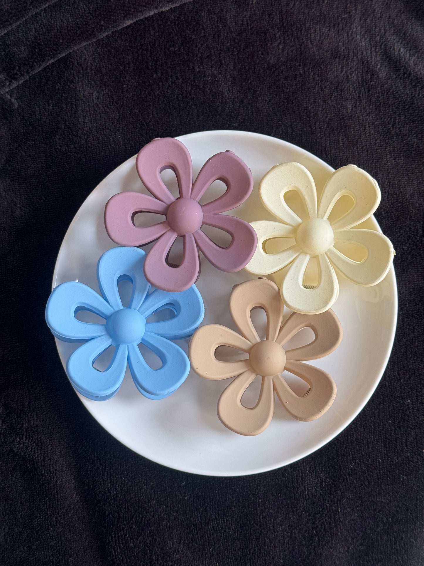 C1 FLOWER HAIR CLAW