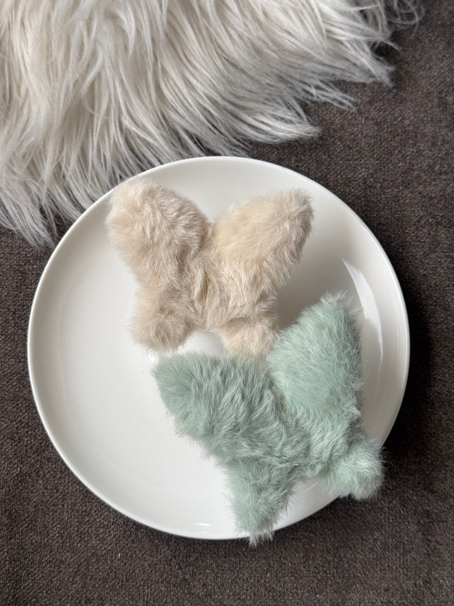 A161 BUTTERFLY FUR HAIR CLAW