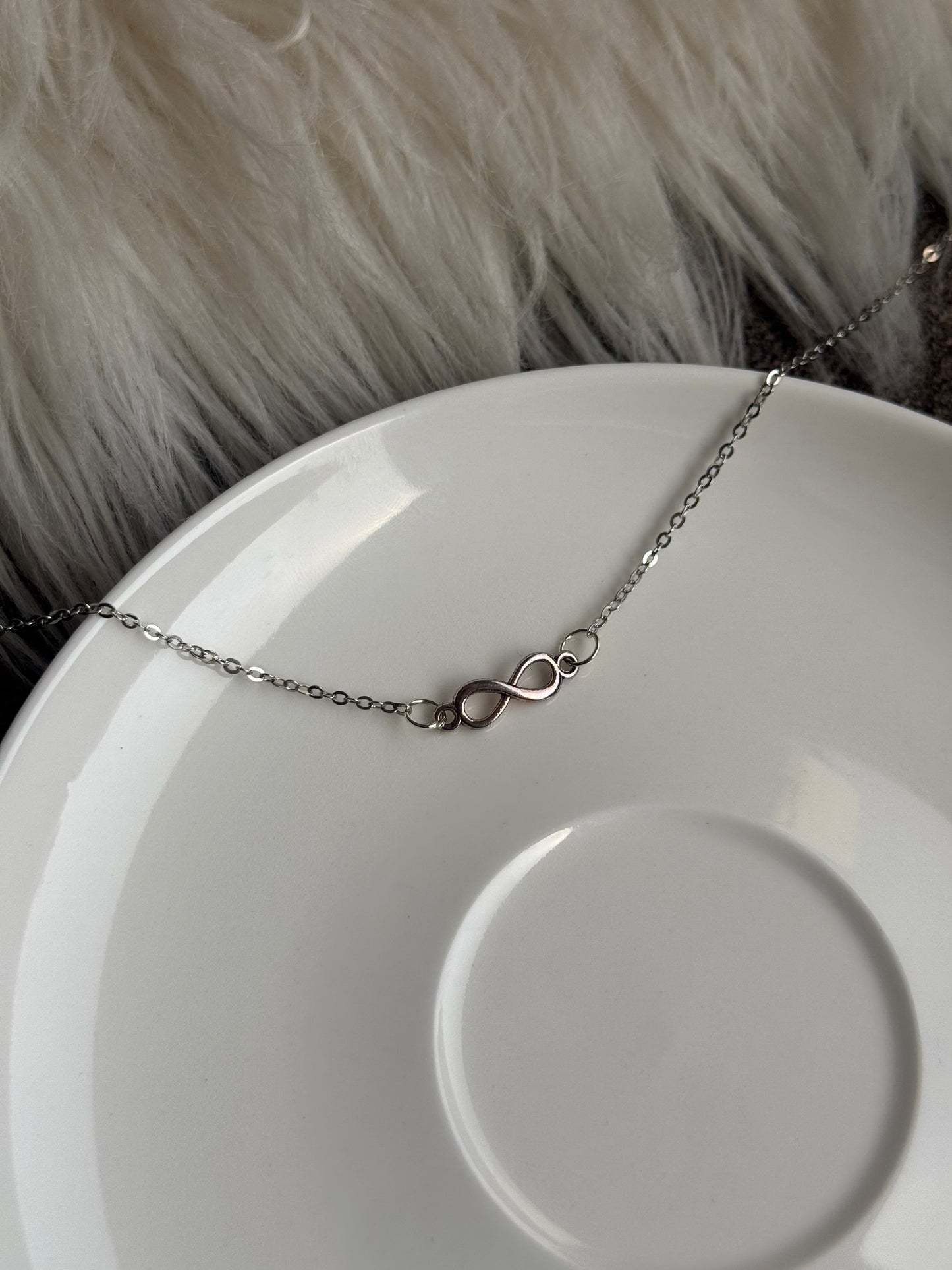 Z32 INFINITY NECKLACE