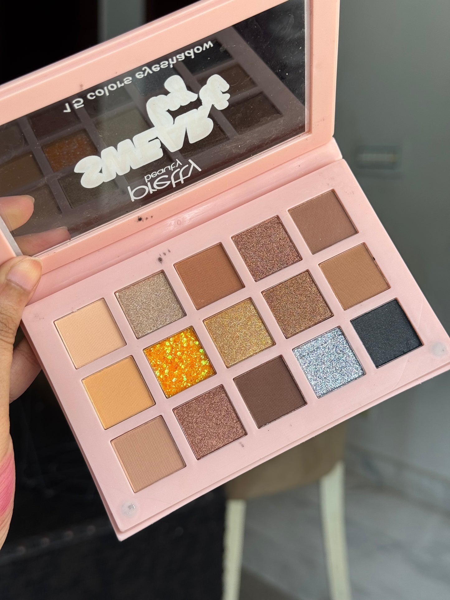 PRETTY BEAUTY SWEAR BY IT EYESHADOW PALETTE