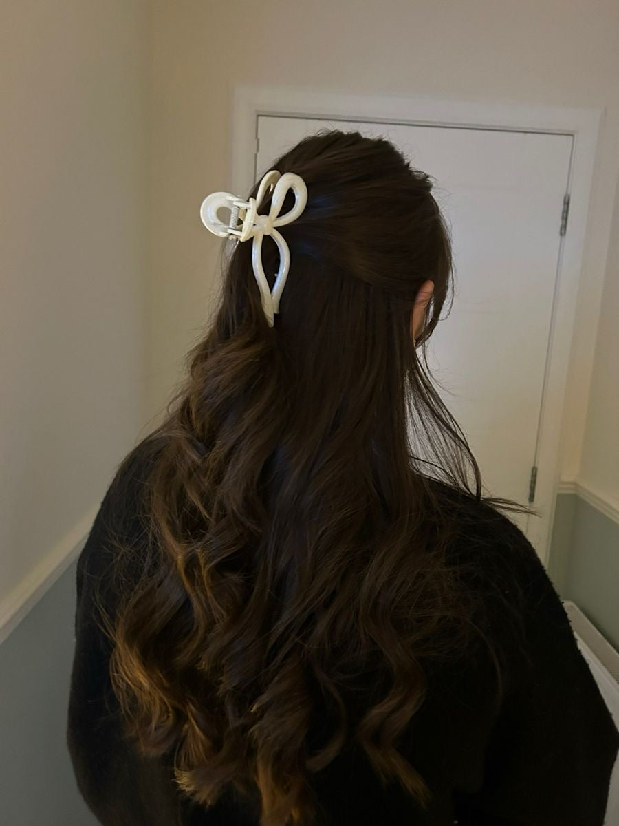 ACRYLIC BOW HAIR CLAW