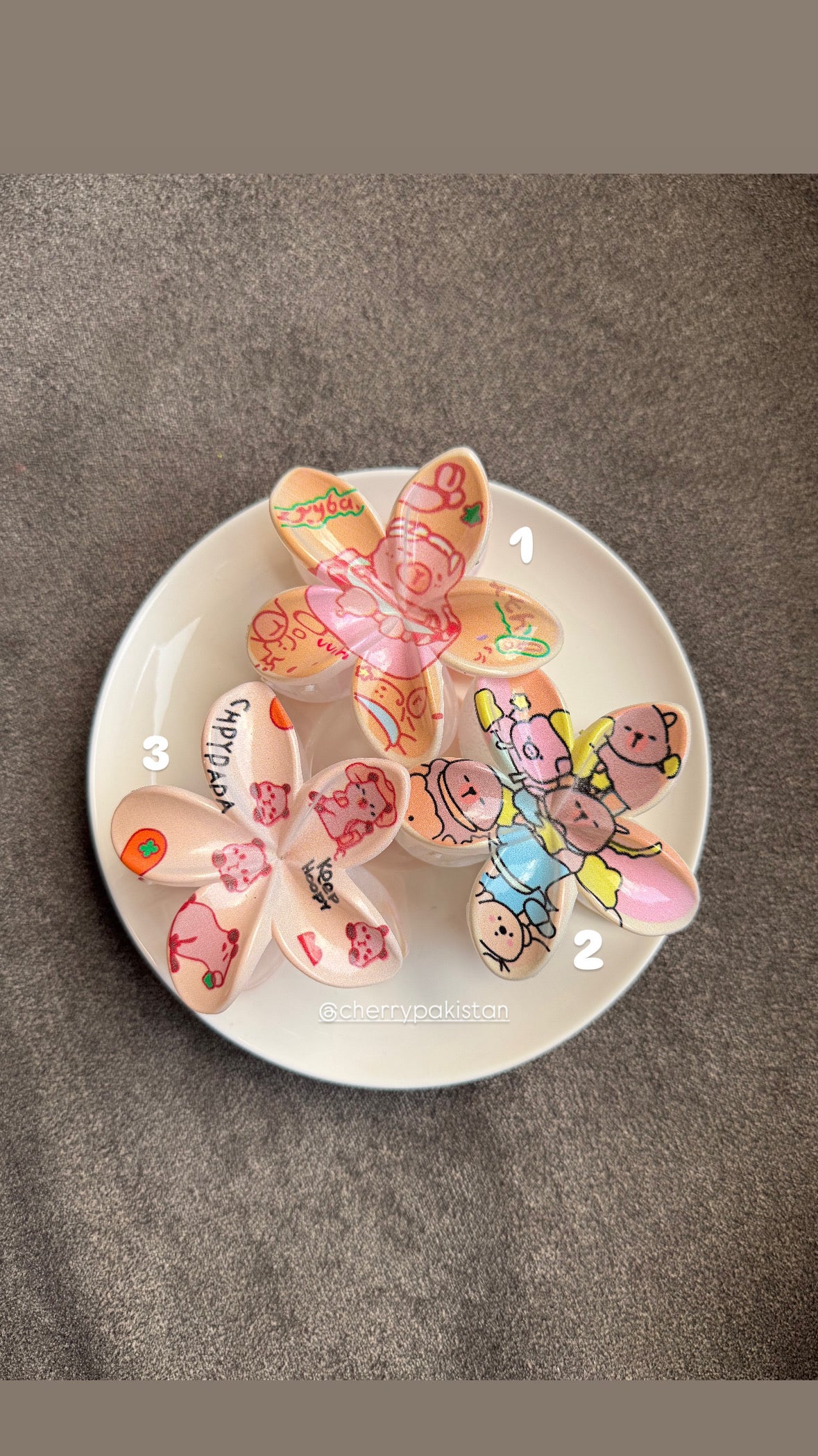 CARTOON FLOWER HAIR CLAWS