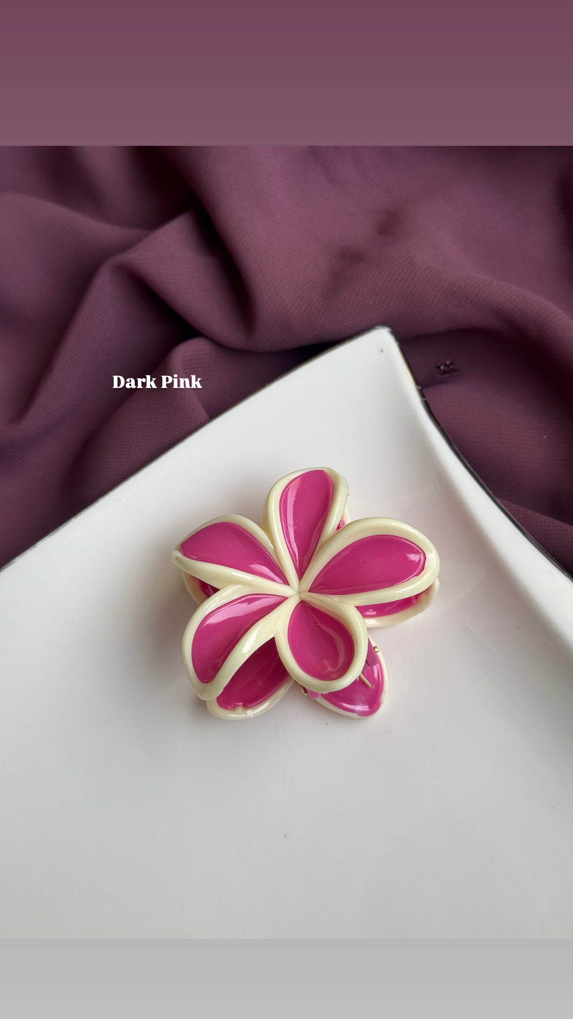 DAISY FLOWER HAIR CLAWS