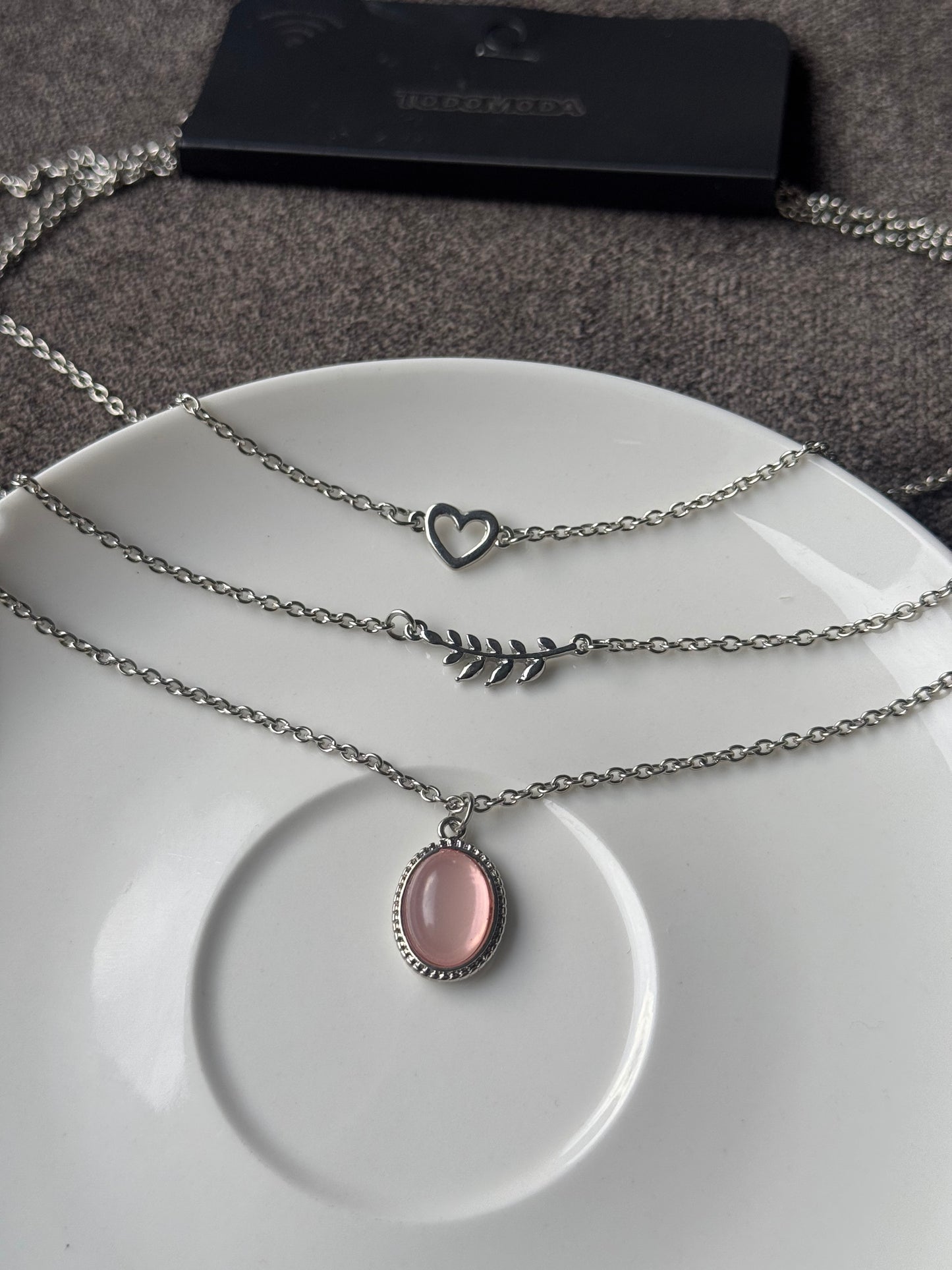 B19 TRIPLE LAYERED NECKLACE