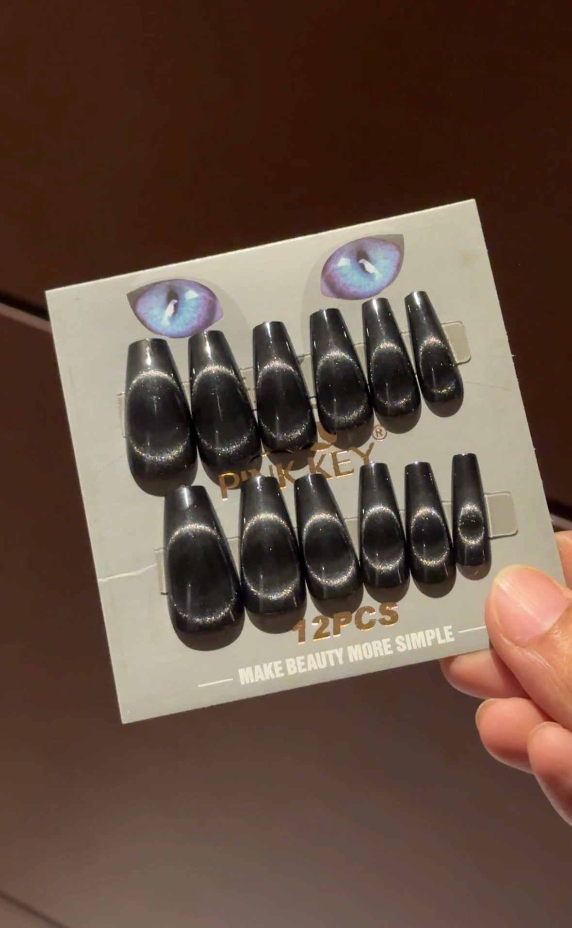 E131 CAT EYE LONG NAILS