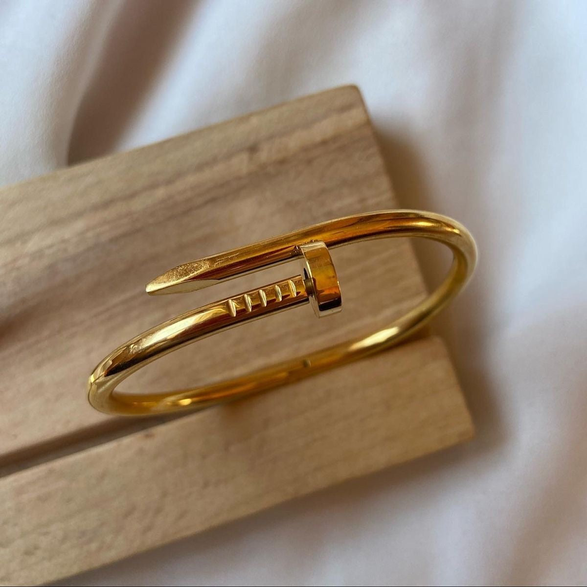 A7 NAIL BANGLE