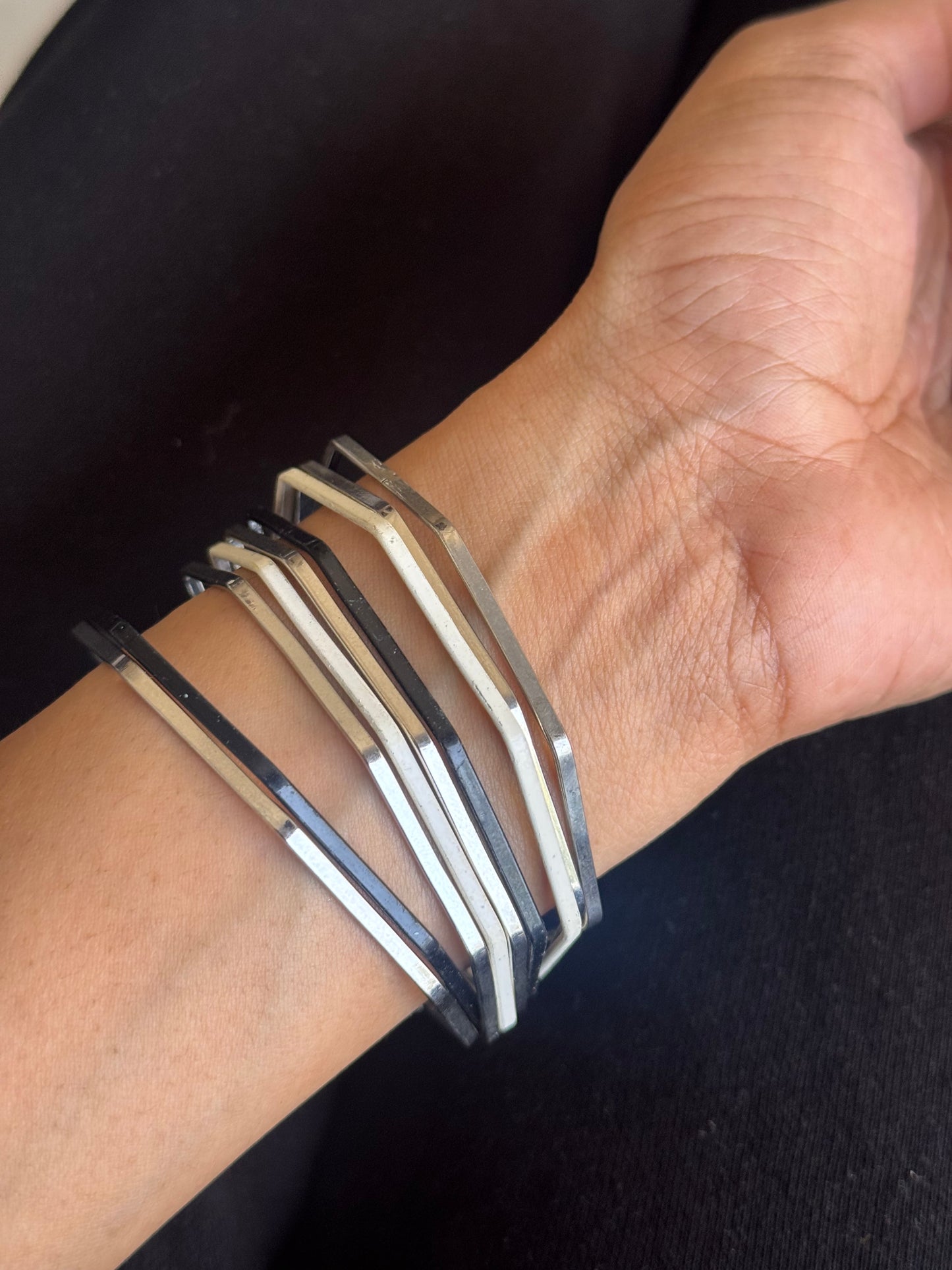H225 HEXAGON METAL BANGLES SET