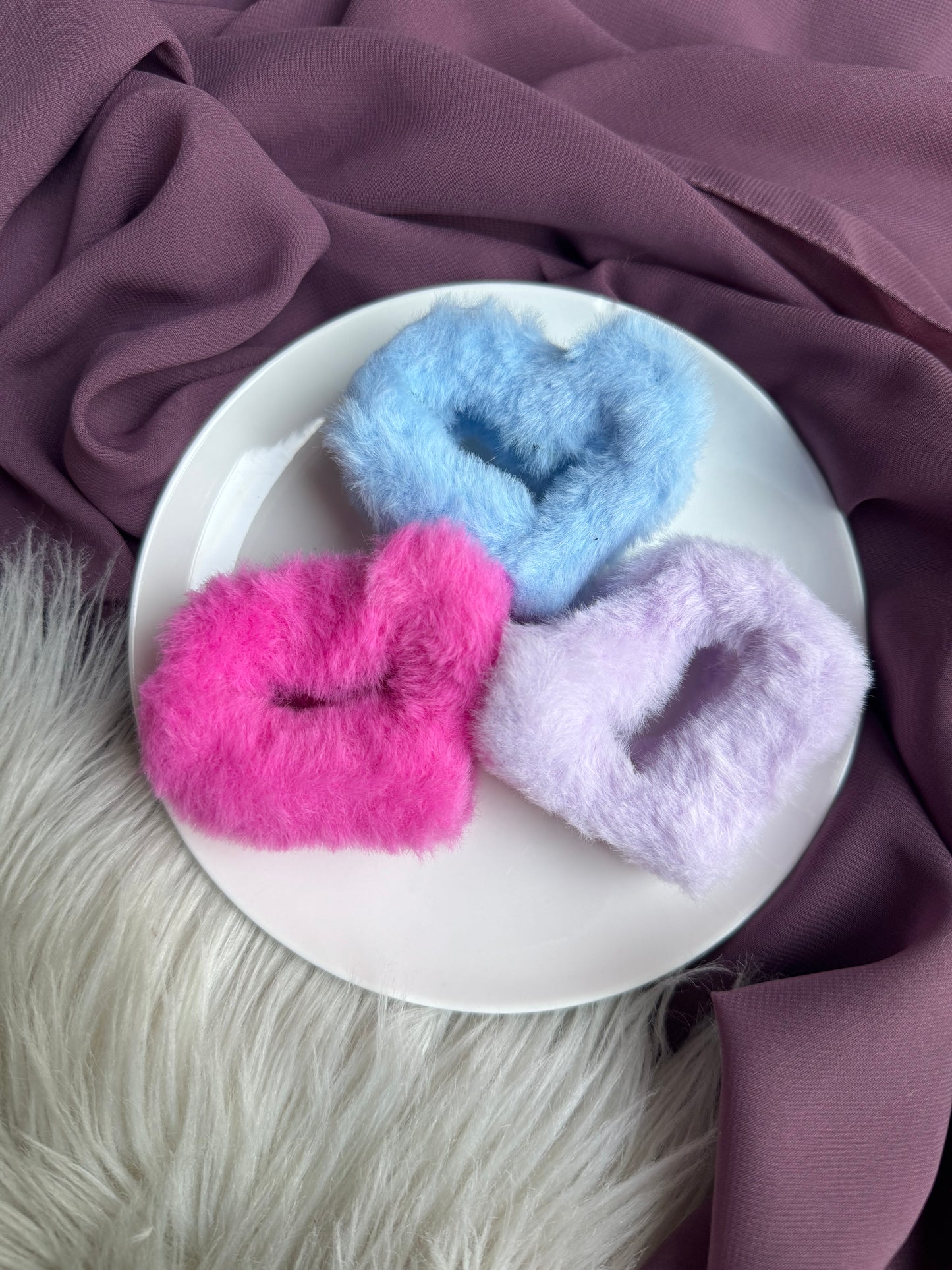 FUR HEART HAIR CLAWS